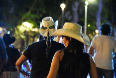 Vecinos y fanáticos de la música country coparon la plaza más importante de San José. Foto: Municipalidad de Guaymallén Vecinos y fanáticos de la música country coparon la plaza más importante de San José. Foto: Municipalidad de Guaymallén