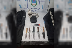 Parte de lo secuestrado en allanamientos en viviendas de La Plata. Foto: NA