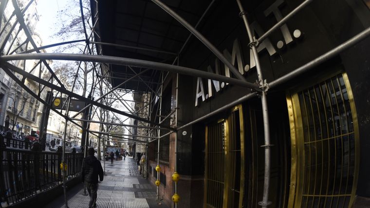 Los artículos podrían contener altas dosis de formol. Los artículos podrían contener altas dosis de formol.