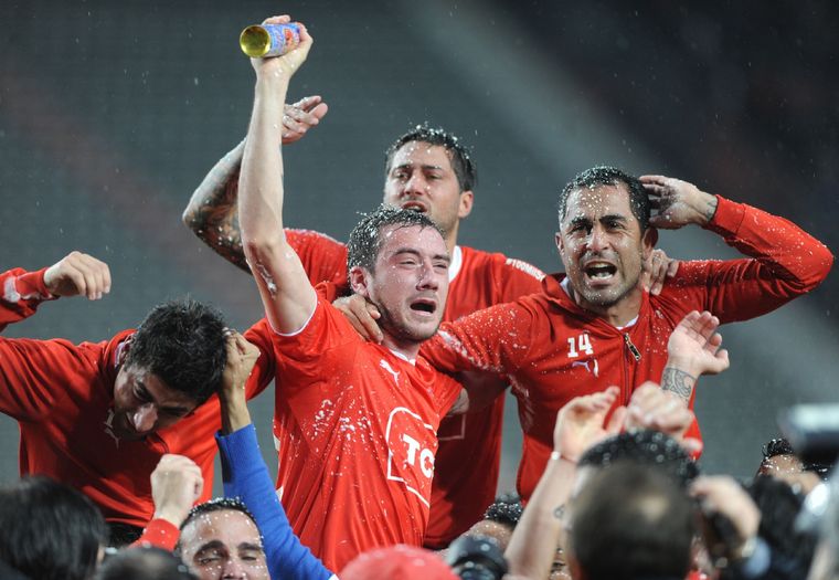 Sentimiento de pertenencia: Pisano, Fredes, Mancuello y Montenegro estuvieron en la B Nacional y ahora reúnen dinero. Foto: Noticias Argentinas