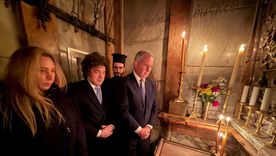 Javier y Karina Milei con Pablo Quirno visitando la iglesia de Santo Sepulcro Javier y Karina Milei con Pablo Quirno visitando la iglesia de Santo Sepulcro