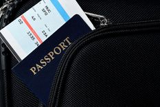 Llevar el pasaporte dentro del equipaje de mano no es una buena idea Foto: shutterstock