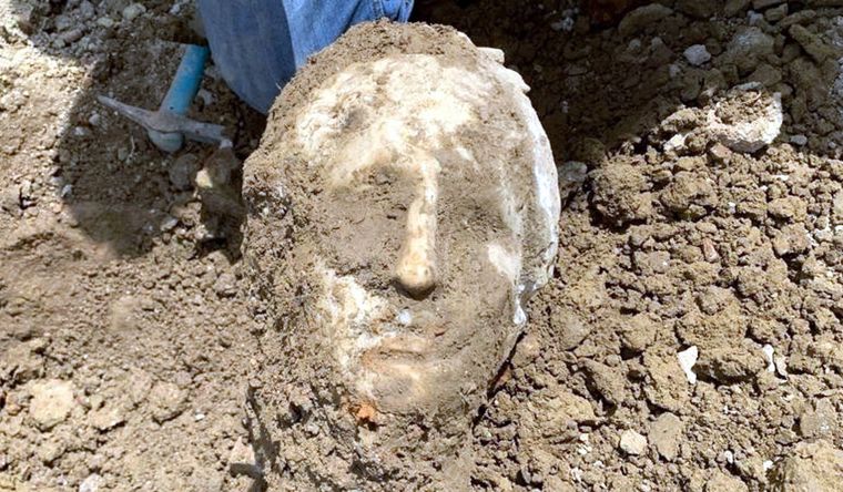 cabeza romana Arqueología La cabeza encontrada en la plaza romana. Foto: Efe.