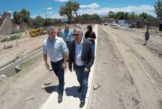 El gobernador Alfredo Cornejo, junto al intendente Diego Costarelli.&nbsp;