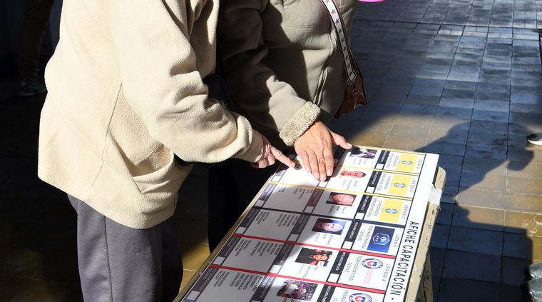 Las PASO se concretaron en las escuelas de Lavalle de manera organizada y tranquila. Foto: ALF PONCE MERCADO / MDZ