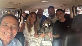 Carolina Cristinziano, sosteniendo el trofeo de Liga con Di María adentro de una combi. Es la vicepresidente de Rosario Central y fue parte de la Comisión Normalizadora de Armando Pérez y de Conmebol. Carolina Cristinziano, sosteniendo el trofeo de Liga con Di María adentro de una combi. Es la vicepresidente de Rosario Central y fue parte de la Comisión Normalizadora de Armando Pérez y de Conmebol.