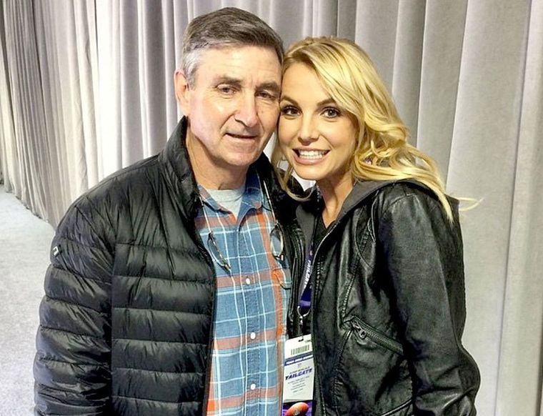 Britney Spears junto con su padre. Foto: MOR.BO