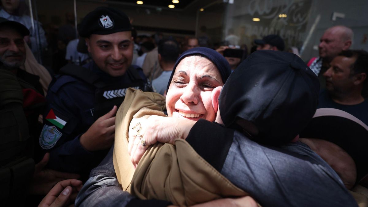 Palestinos celebran la liberación de cientos de presos y detenidos por Israel acordada en el pacto de alto el fuego con Hamás