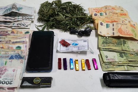 Tres mujeres fueron detenidas y quedaron desbaratados kiosquitos de drogas en Godoy Cruz y San Martín Tres mujeres fueron detenidas y quedaron desbaratados kiosquitos de drogas en Godoy Cruz y San Martín