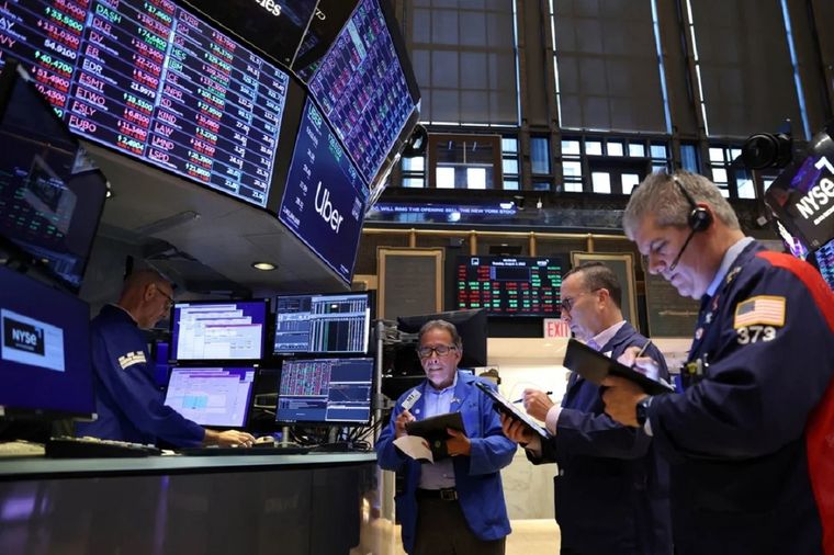 Los anuncios económicos hicieron bajar el riesgo país.