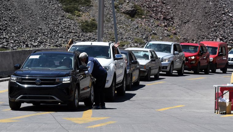 paso a chile los libertadores aduana colas (14).JPG