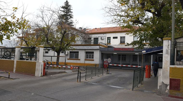 La guardia del Español tuvo que cerrar por falta de médicos. Foto: ALF PONCE MERCADO / MDZ