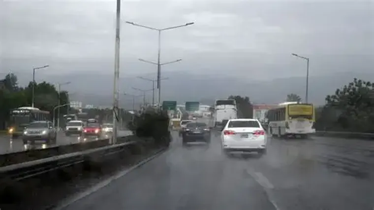 17 provincias están bajo alerta por probables tormentas fuertes o severas entre sábado y  domingo.