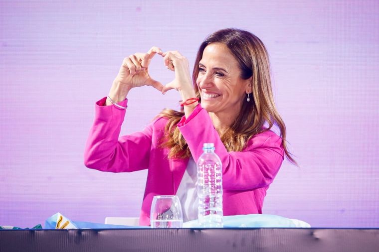 Victoria Tolosa Paz dijo hemos supido y las redes no la perdonaron ni un poco. Foto: Twitter