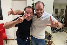 El vocero presidencial, Manuel Adorni, junto a su hermano Francisco