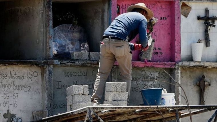 Las cifras de muertes por covid en México superan las 300.000. Foto: GETTY IMAGES