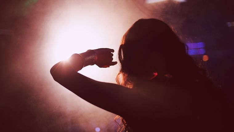 La presentadora del programa de chimentos de América TV no dudó en destrozar a sus colegas del canal competidor. Foto: Shutterstock