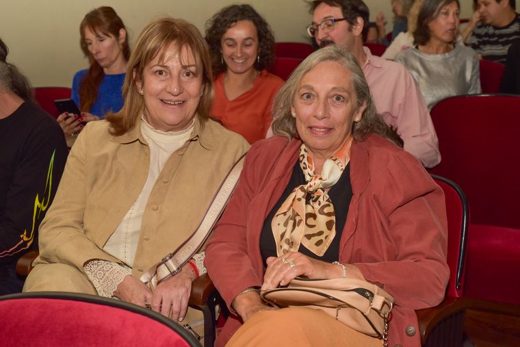 Claudia García junto a Liliana Goldar.