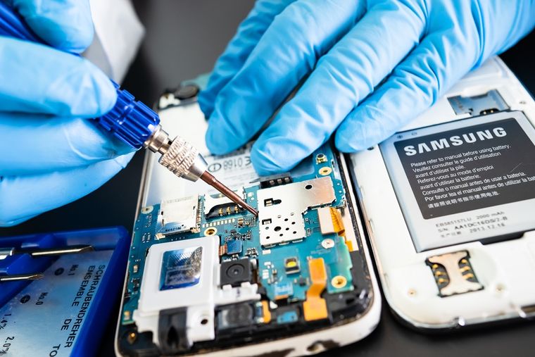 Los modelos Galaxy de gama alta presentan seguros con tarifas que varían según el tipo de daño. Los modelos Galaxy de gama alta presentan seguros con tarifas que varían según el tipo de daño.