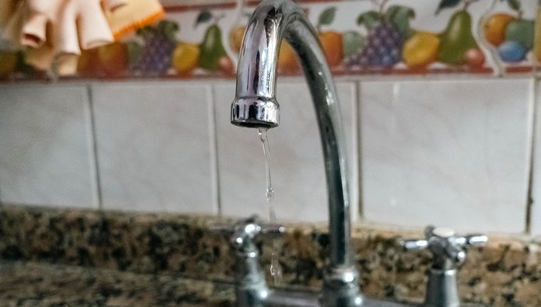 Anunciaron un corte de agua de 9 a 21 hs en Guaymallén. 