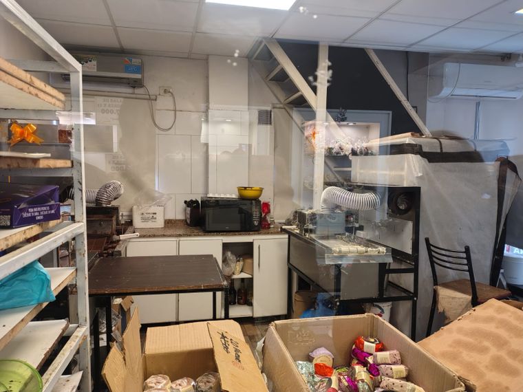 La fábrica de alfajores Montaña Blanca por dentro. La fábrica de alfajores Montaña Blanca por dentro.