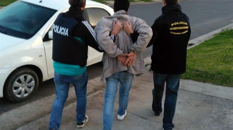 El joven padre le dio una brutal paliza a su hijita y quedó detenido