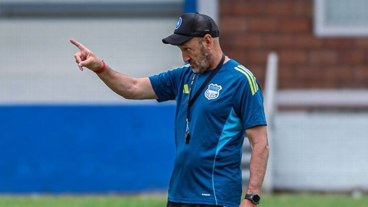 Guillermo Duró, a detalles de ser el nuevo DT de Riestra. Guillermo Duró, a detalles de ser el nuevo DT de Riestra.