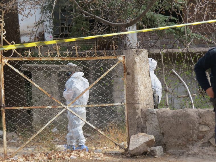 Los huesos y las notas aparecieron en una casa abandonada, en la zona de Los Zorzales. Foto: Roxana Orellano