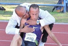 papelon olimpico: a los maratonistas argentinos, les dieron ropa de ciclistas