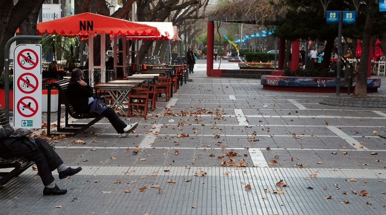 En Malargüe y zonas del sur provincial se emitió una alerta amarilla por viento Zonda, con ráfagas que podrían superar los 70 km/h. En Malargüe y zonas del sur provincial se emitió una alerta amarilla por viento Zonda, con ráfagas que podrían superar los 70 km/h.
