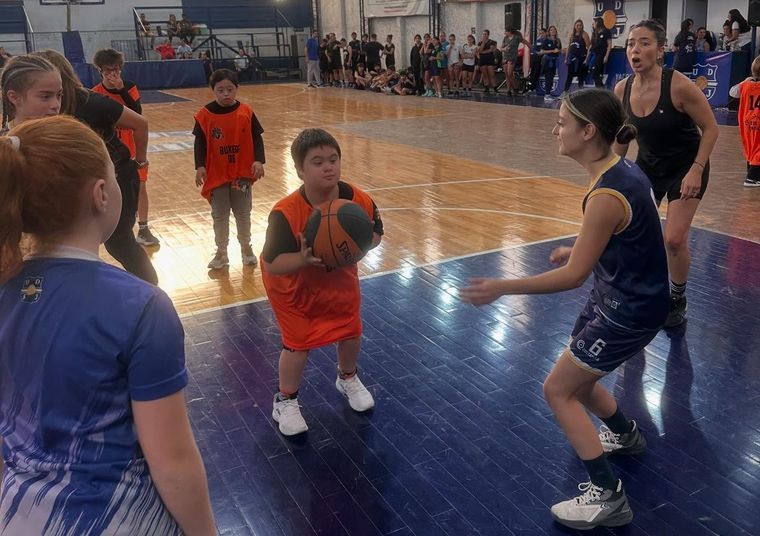 Buxers representará a Argentina en el primer torneo internacional de básquet mixed ability.