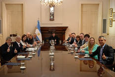 El presidente convocó a sus ministros en la Casa Rosada para recibir la aprobación del nuevo acuerdo con el FMI por parte del directorio político del organismo. Foto: Presidencia