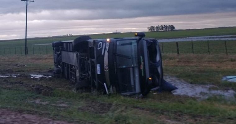 Así quedó el colectivo tras el accidente Foto: Gentileza: Mauro Dalmazzo Sur 24