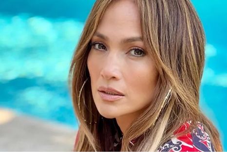 Jennifer Lopez puede lucir los atuendos más inspiradores. Foto: Instagram @jlo