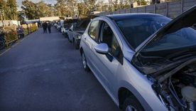 La subasta de autos oficiales en desuso. La subasta de autos oficiales en desuso.