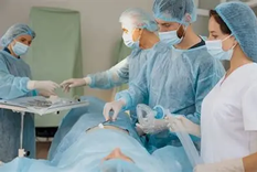 La capacitación contará con diez unidades disponibles a lo largo de nueve meses y estará estructurada en unidades temáticas enfocadas en la resolución de escenarios quirúrgicos reales.