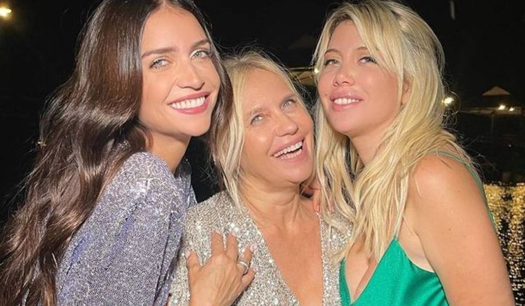 Nora Colosimo junto a sus dos hijas, Zaira y Wanda Nara.