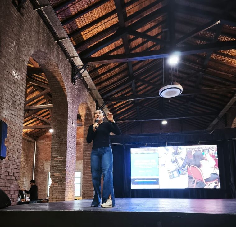 Lic. Emilce Vega Espinoza: se desempeña como Subsecretaria de Capacitación y Empleo en la provincia. Lic. Emilce Vega Espinoza: se desempeña como Subsecretaria de Capacitación y Empleo en la provincia.