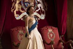 The Crown es una serie de drama histórico sobre el reinado de la reina Isabel II Foto: IMDb - imdb.com