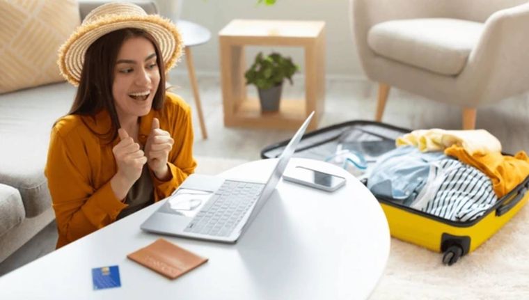 Cómo organizar unas vacaciones económicas con ayuda de la IA (Shutterstock). Foto: Archivo.
