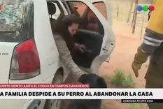 Una familia se despidió de su perro en medio de la evacuación.