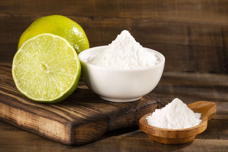 El bicarbonato de sodio y el limón se potencian entre sí. Foto: Archivo