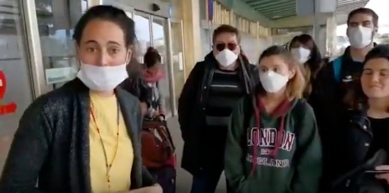 Mendocinos varados en España. Foto: YouTube