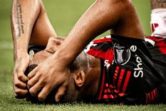 El uruguayo Nicolás De la Cruz sufre una lesión crónica que compromete su futuro. El uruguayo Nicolás De la Cruz sufre una lesión crónica que compromete su futuro.