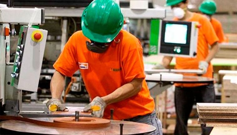 Aumentar la masa de empleados registrados es uno de los grandes objetivos que persigue el Gobierno libertario con su Ley Bases. Foto: Archivo MDZ