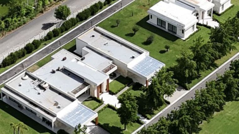 La mansión adjudicada a Pablo Toviggino y Chiqui Tapia.