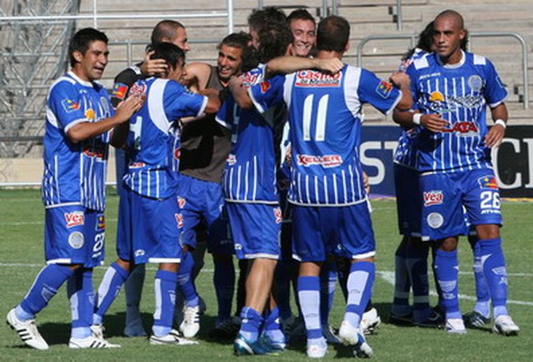 Tras una larga espera, el Tomba se quedó con los tres puntos. Foto: MDZ