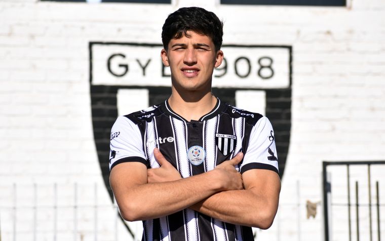 Un futbolista con pasado en el Instituto de Daniel Oldrá, seguirá su carrera en Gimnasia.