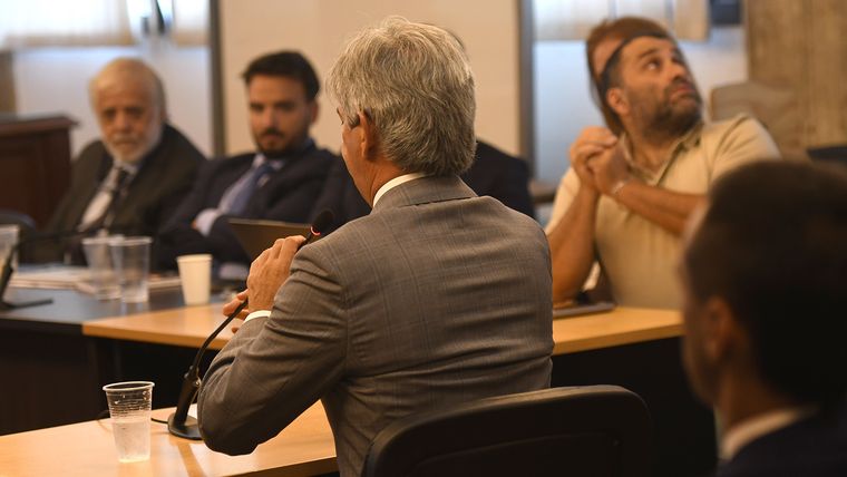 La defensa de Walter Bento pidió que se aplique la pena mínima posible para los delitos de los que fue hallado culpable. Esa pena sería de 5 años. Además, solicitaron que cumpla la condena en su casa.