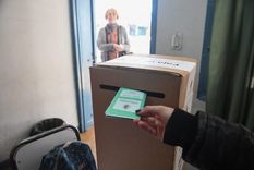 Resultados oficiales en las siete comunas donde hoy se votó intendente Foto: Juan Ignacio Blanco Resultados oficiales en las siete comunas donde hoy se votó intendente Foto: Juan Ignacio Blanco